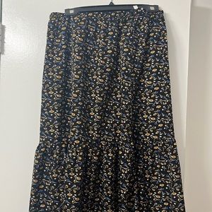 MELI size M maxi skirt
